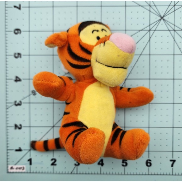 Walt Disney Company Tigger AVON Bean Bag Plush Stuffed Animal Disney Vintage - Picture 12 of 12